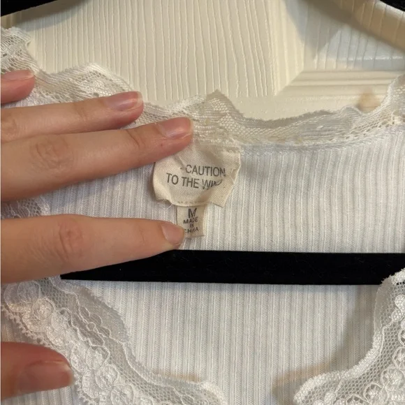 White Lace Button-Down Tank - Picture 4 of 7